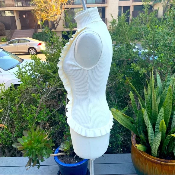 CINQ A SEPT Ruffle Front Sleeveless Mock Neck Sweater Ruffle Bottom Hem EUC - Picture 3 of 13